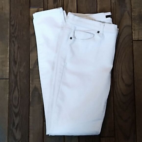 Forever 21 White Skinny Jeans. - Picture 4 of 8